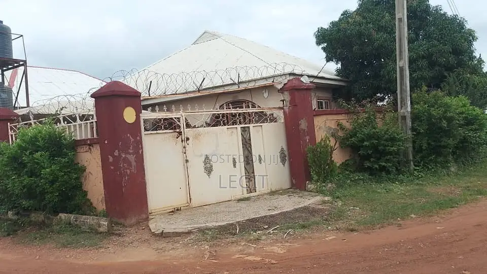 3bdrm Bungalow in Kurudu for sale