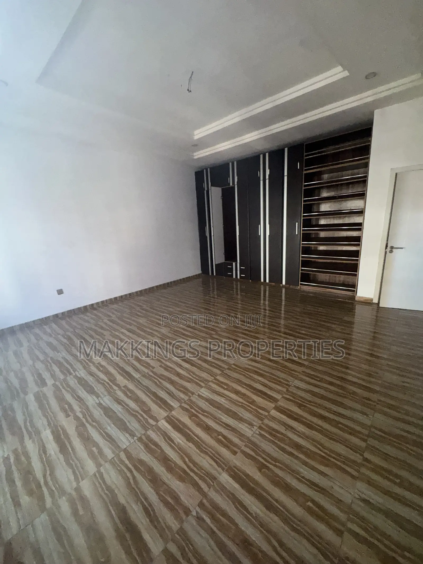 4bdrm Duplex in Lekki Phase 2 for sale