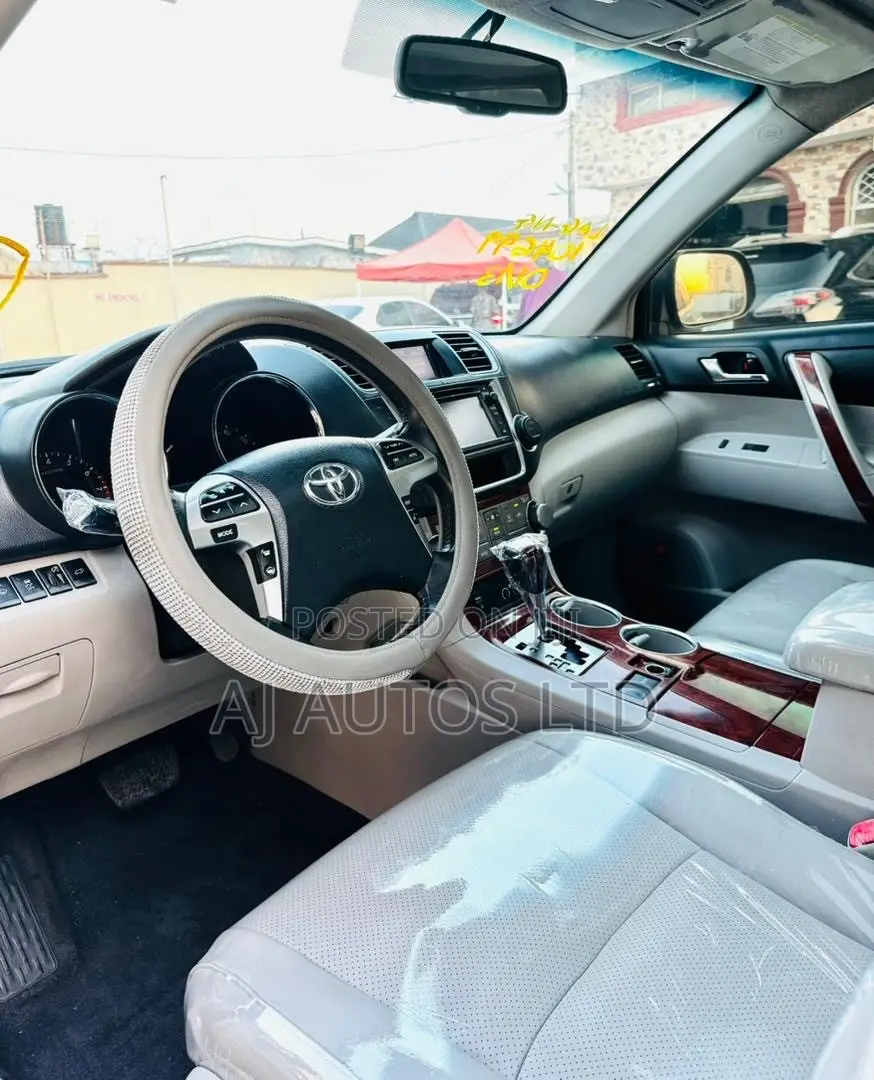 Toyota Highlander Limited 3.5l 4WD 2013 Gray
