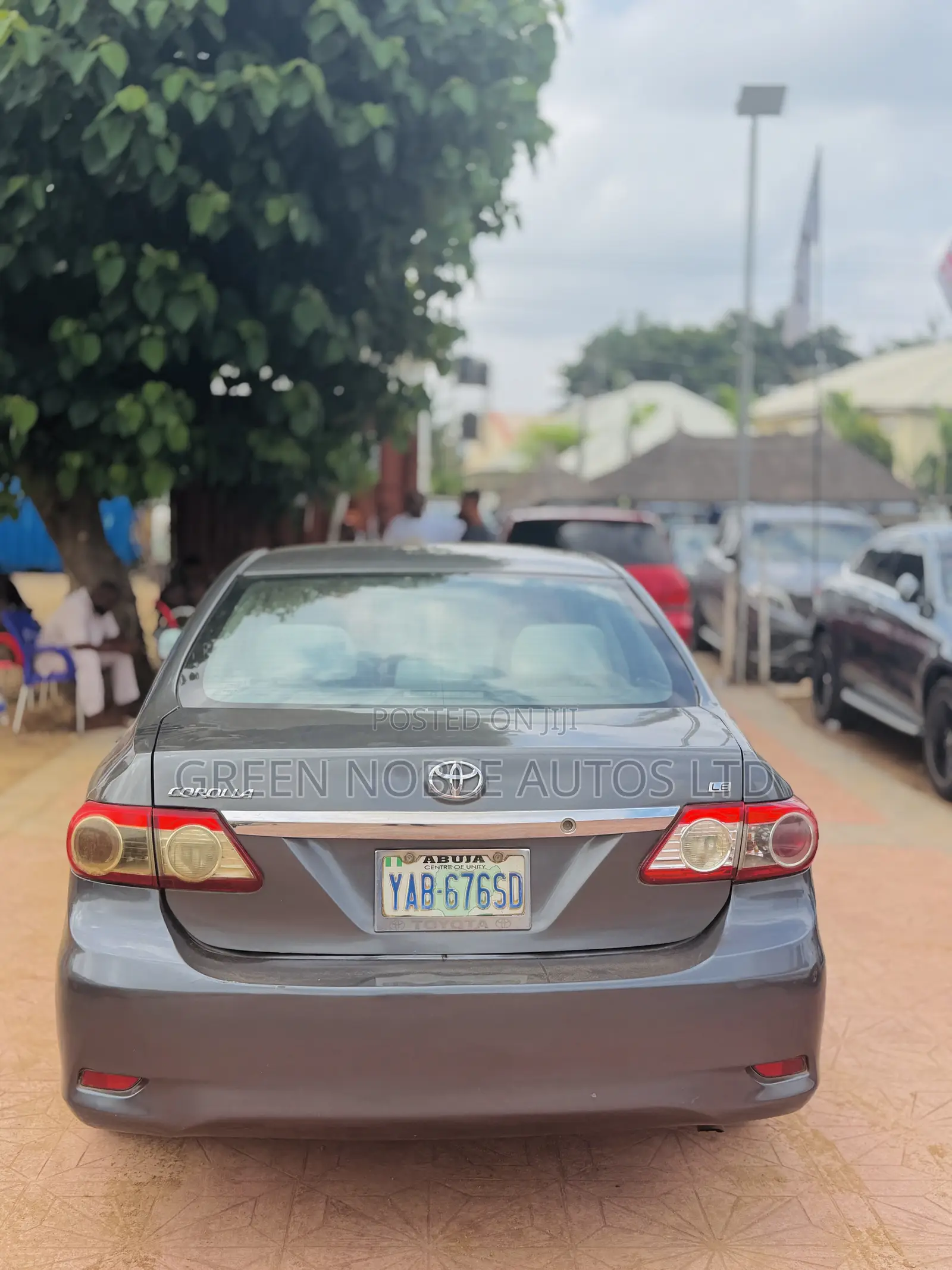 Toyota Corolla LE 4dr Sedan (1.8L 4cyl 4A) 2013 Gray