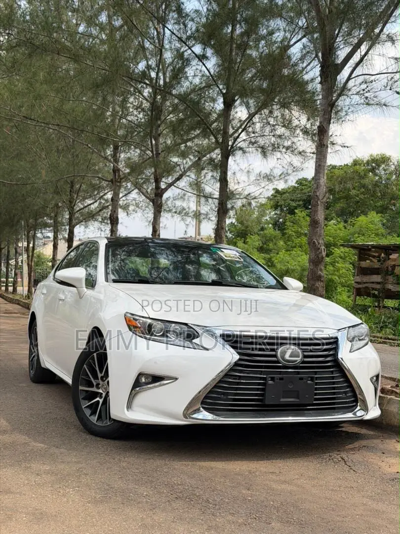 Lexus ES 2017 White