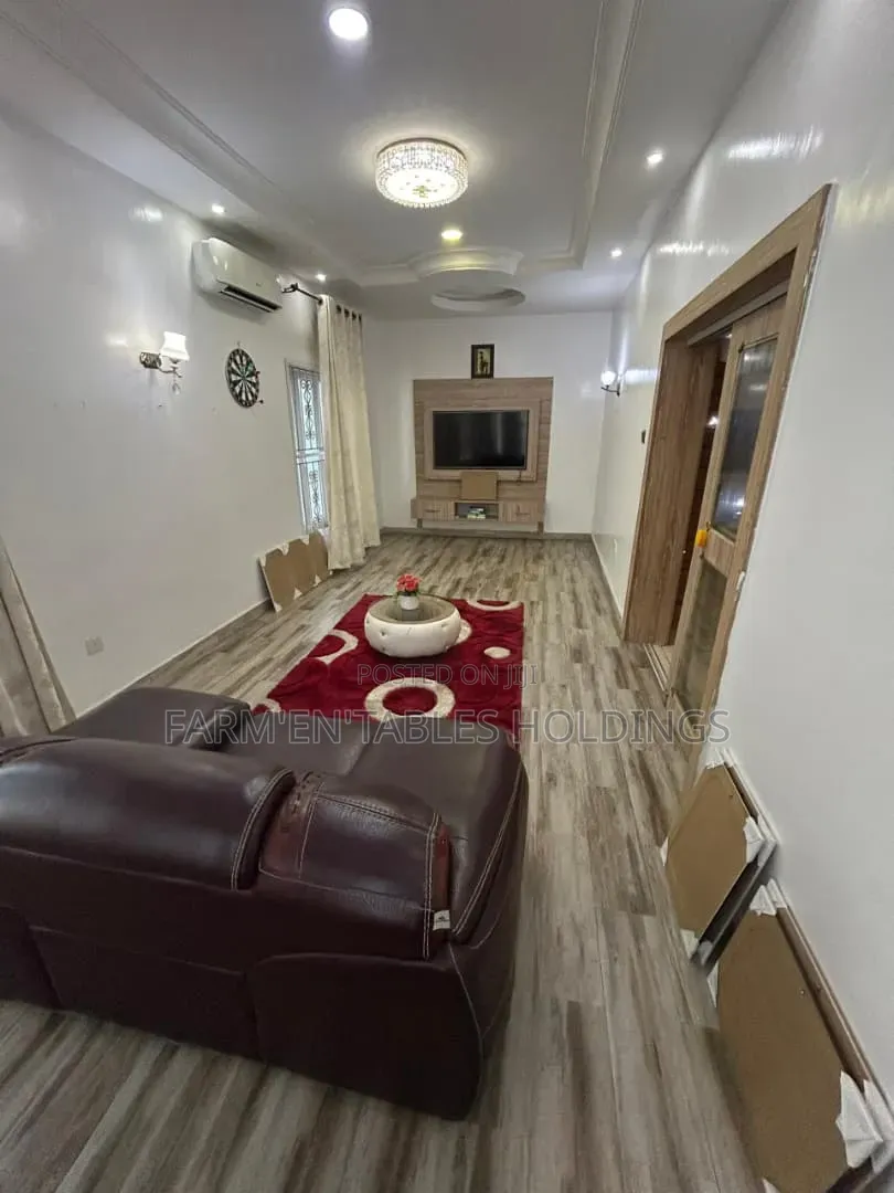 8bdrm Duplex in Oshorun Heritage for sale