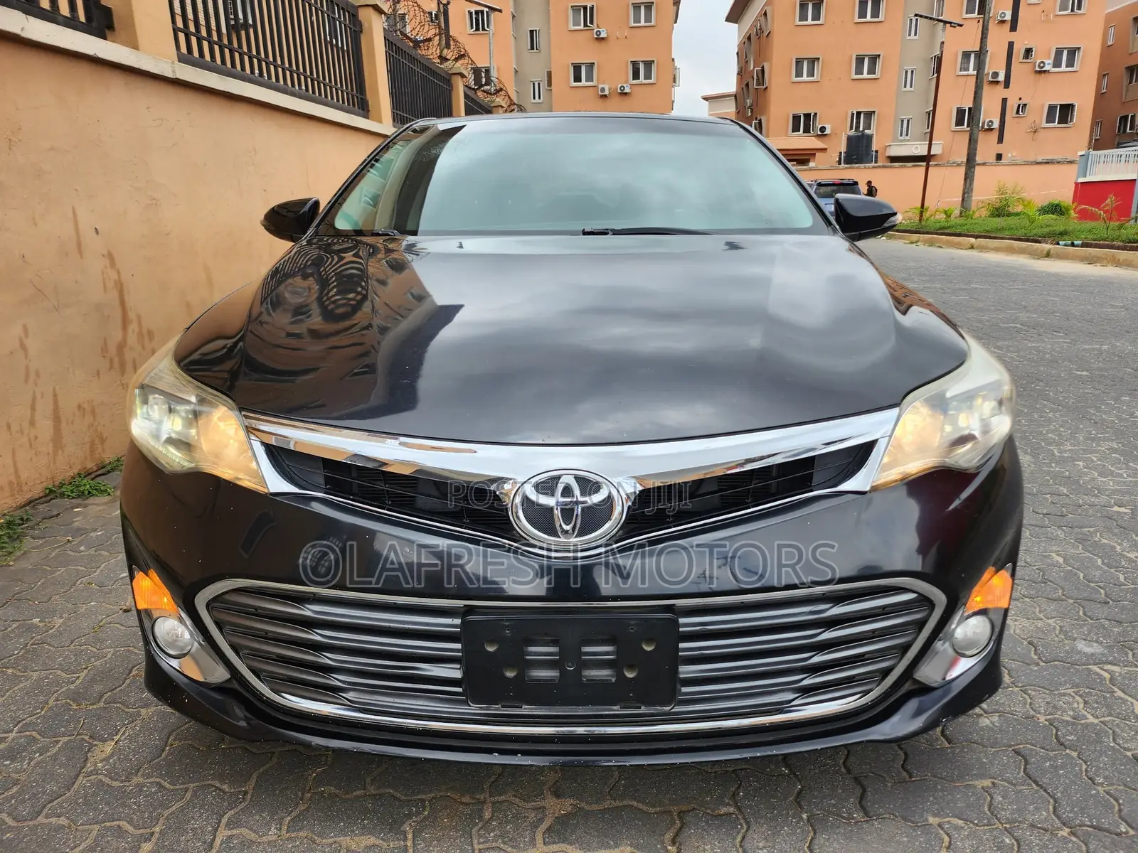 Toyota Avalon Limited Sedan FWD (3.5L 6cyl 6A) 2013 Black