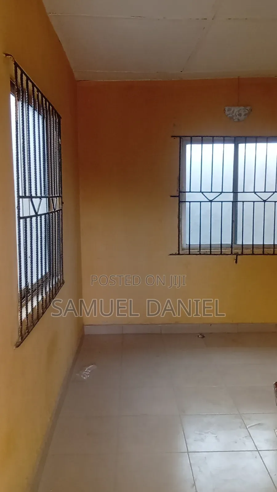 4bdrm Bungalow in Lucky Fibre Estate, Ikorodu Garage for sale