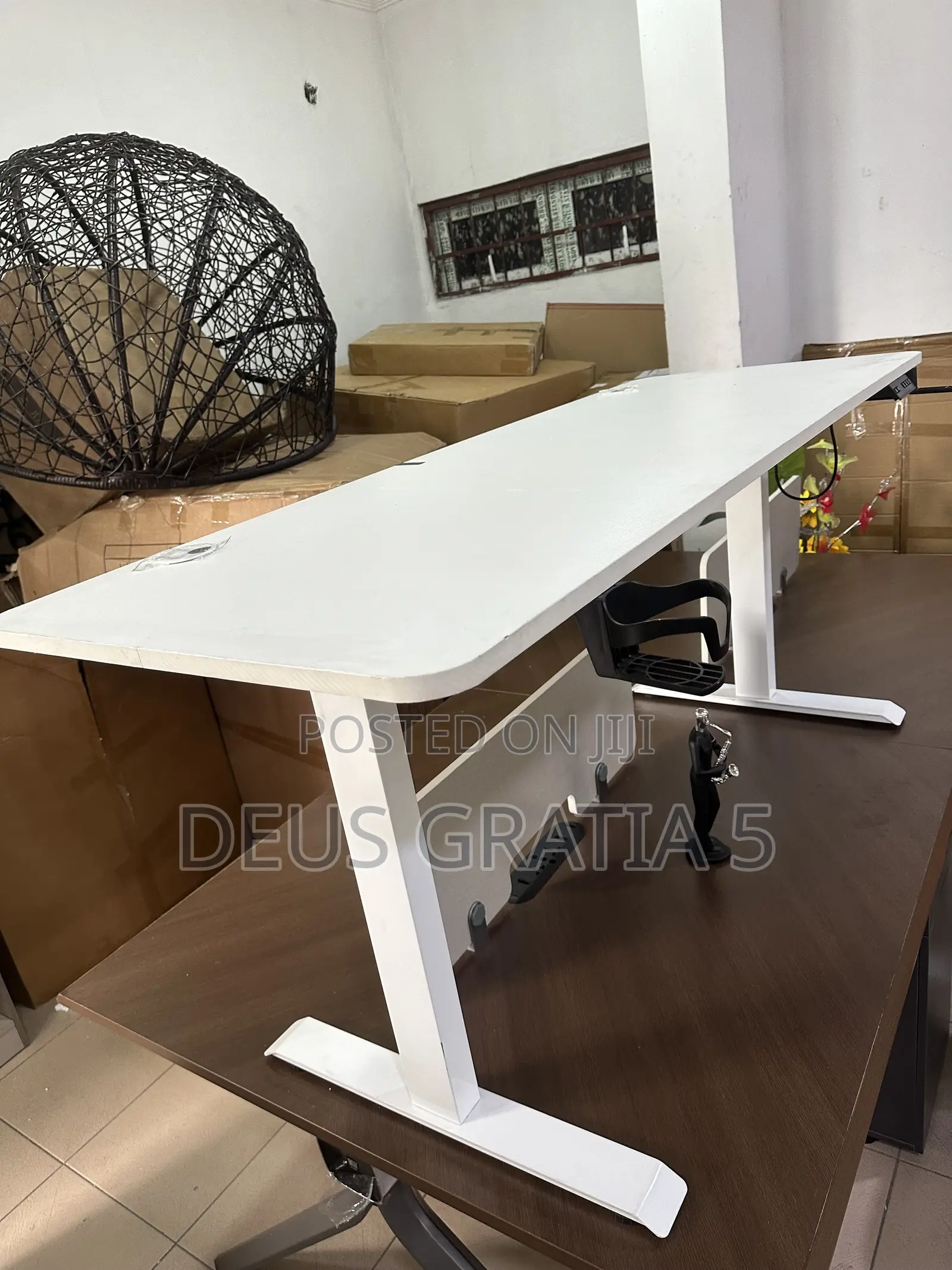 Adjustable Gaming Table With Cup Holder
