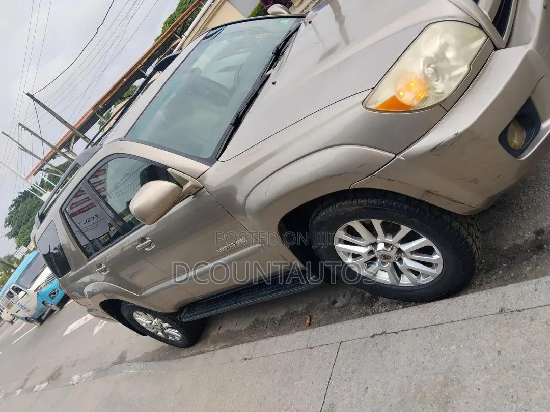 Toyota 4-Runner SR5 4x4 V6 2006 Gold