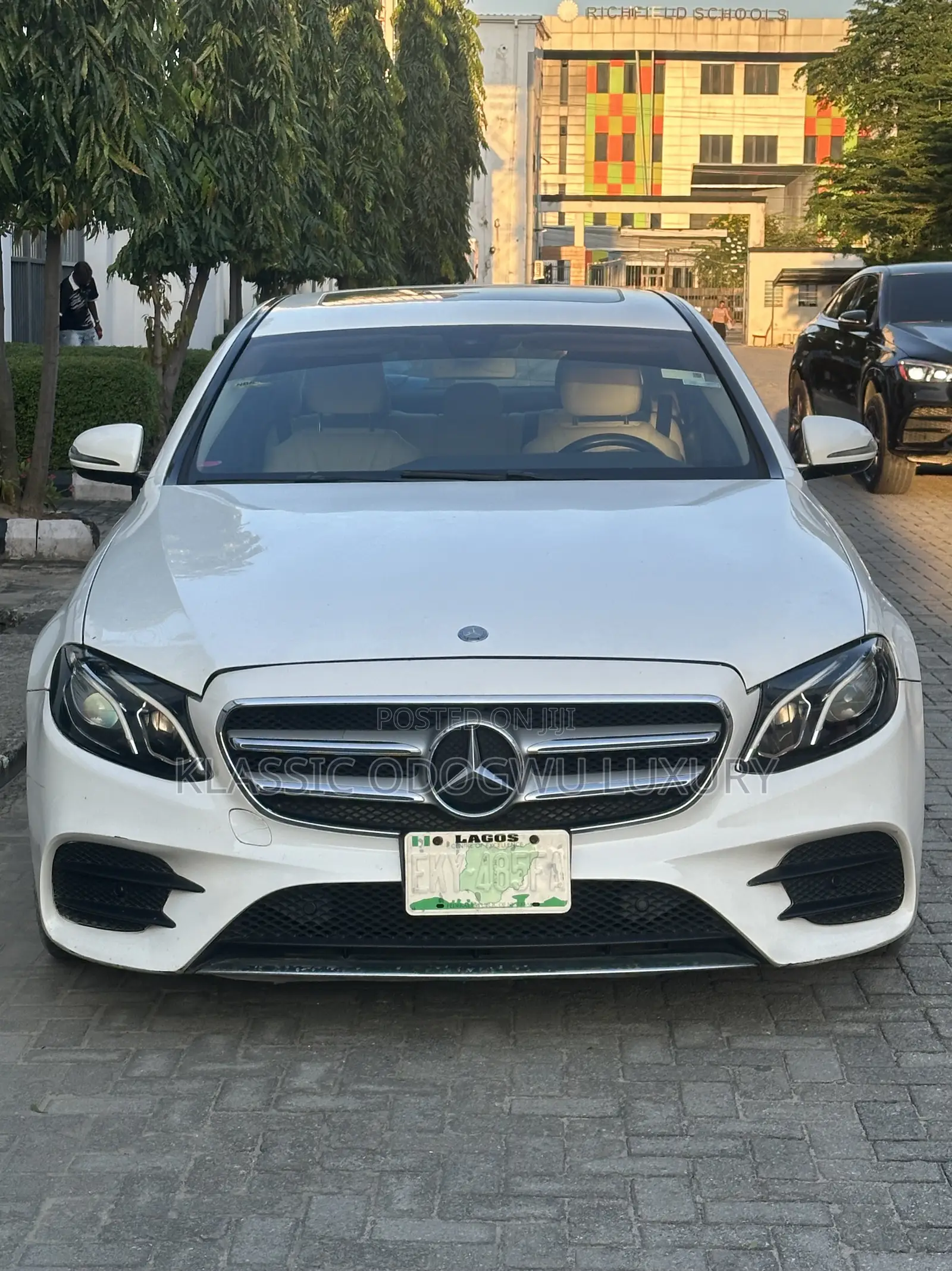 Mercedes-Benz E300 4Matic AWD Sedan (2.0L 4cyl 9A) 2017 White