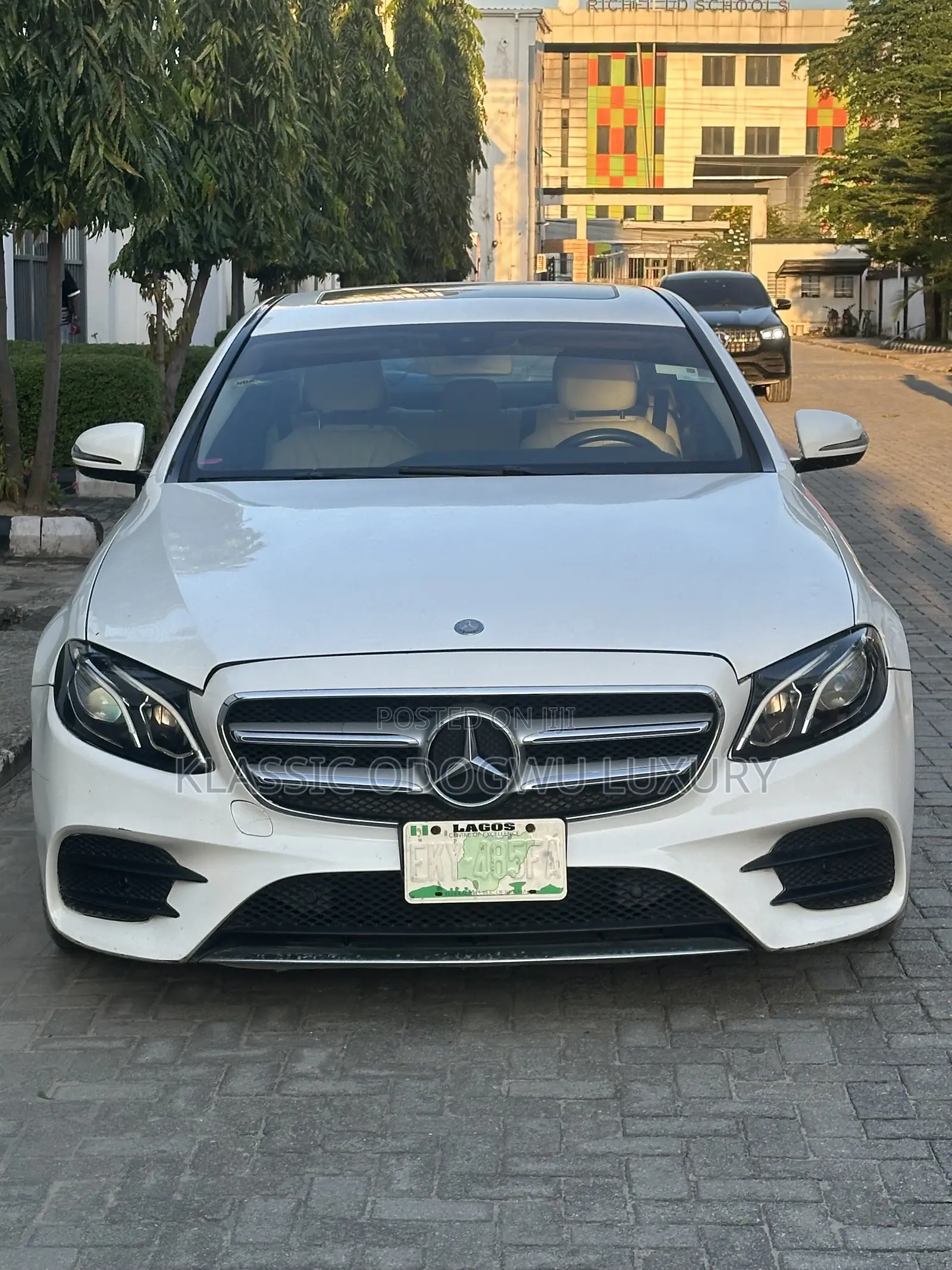 Mercedes-Benz E300 4Matic AWD Sedan (2.0L 4cyl 9A) 2017 White