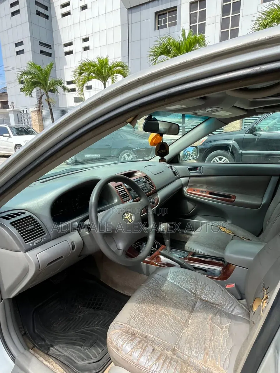 Toyota Camry XLE V6 4dr Sedan (3.0L 6cyl 5A) 2004 Silver