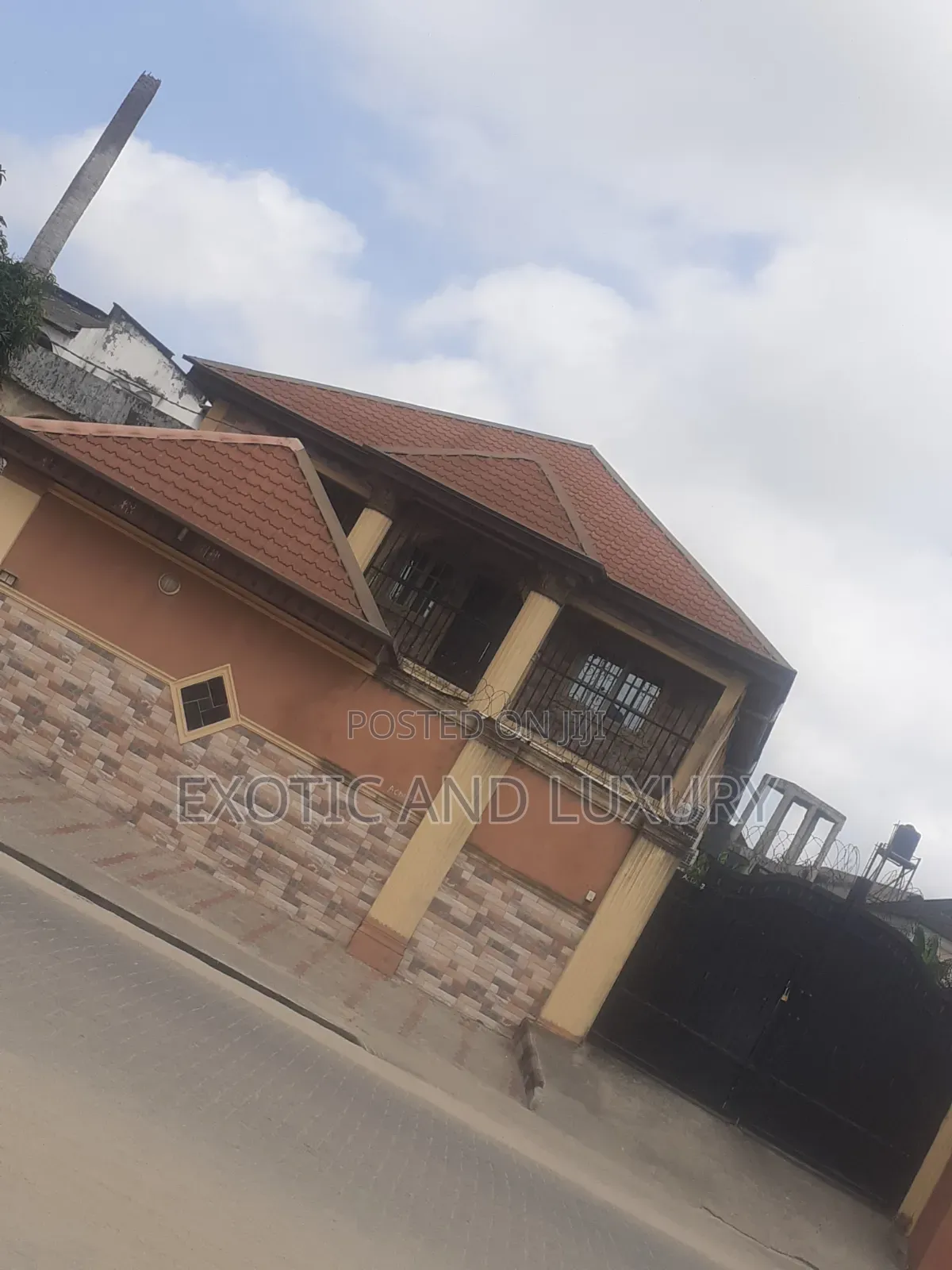 Mini Flat in Adekunle for rent