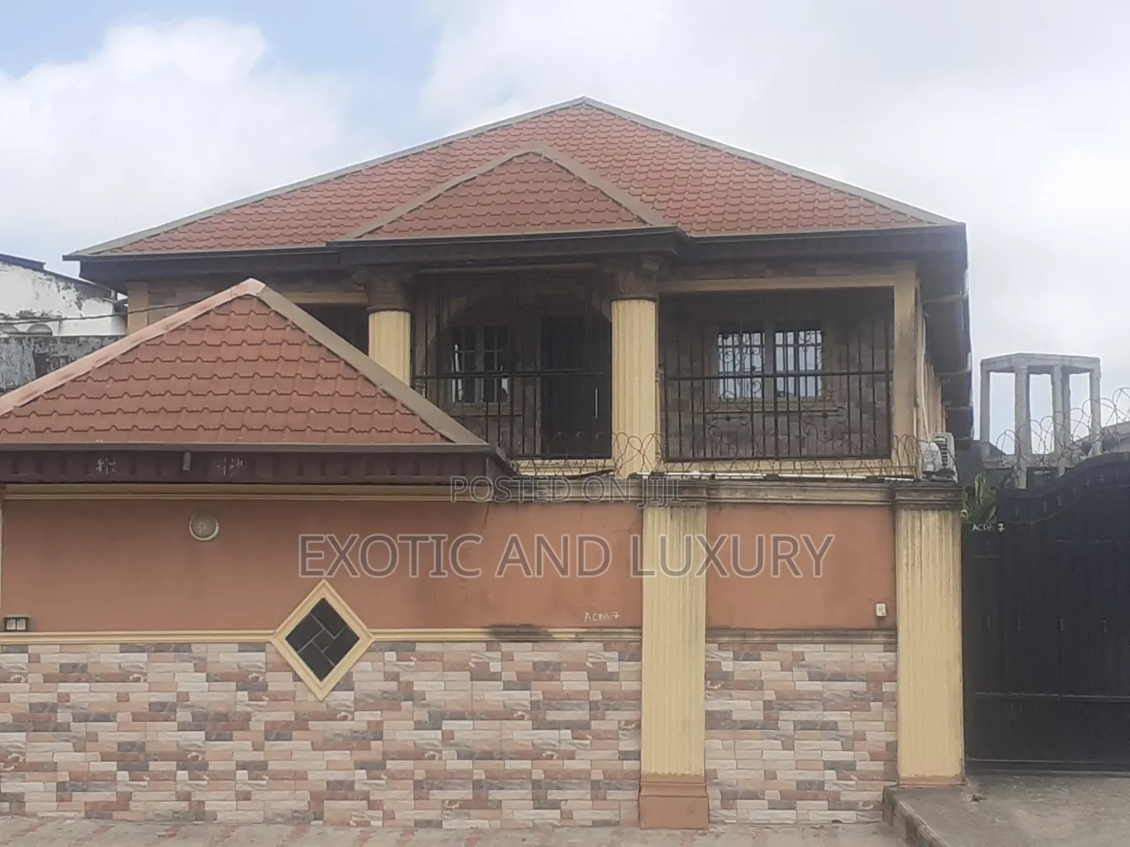 Mini Flat in Adekunle for rent