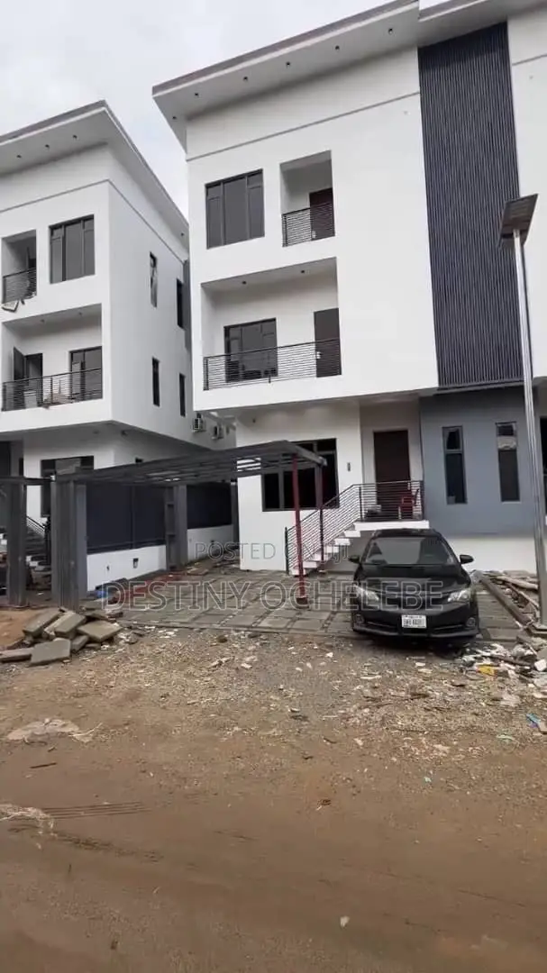 4bdrm Duplex in Katampe for sale