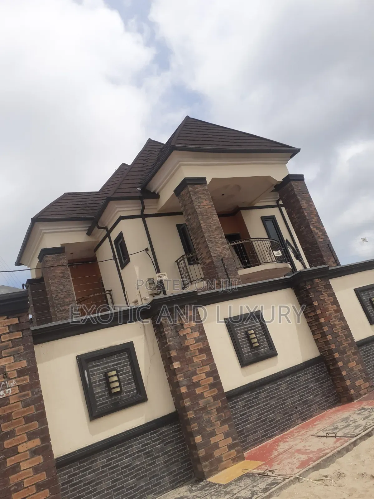 2bdrm Block of Flats in Sabo, Alagomeji for rent