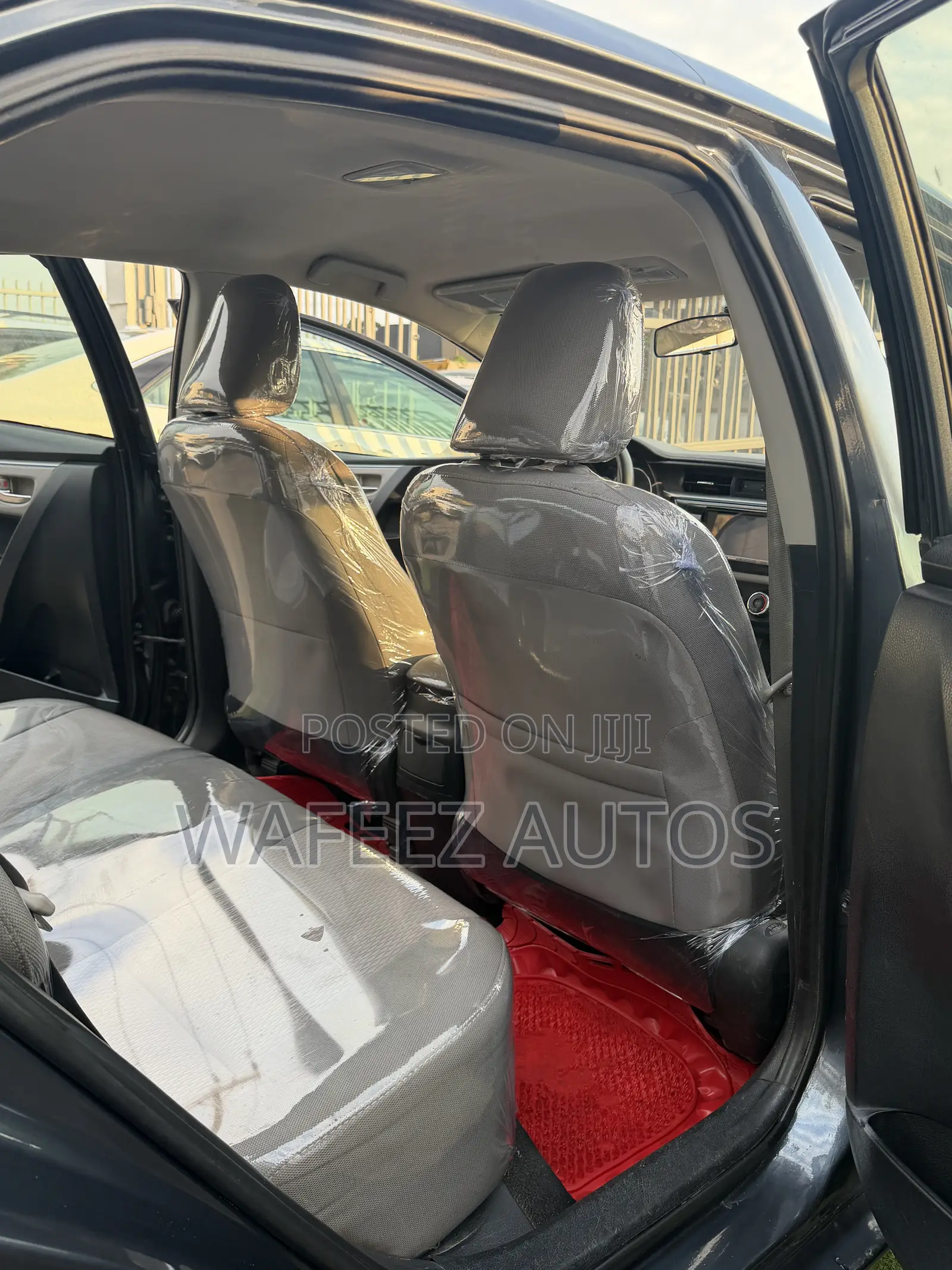 Toyota Corolla LE 4dr Sedan (1.8L 4cyl CVT) 2015 Gray