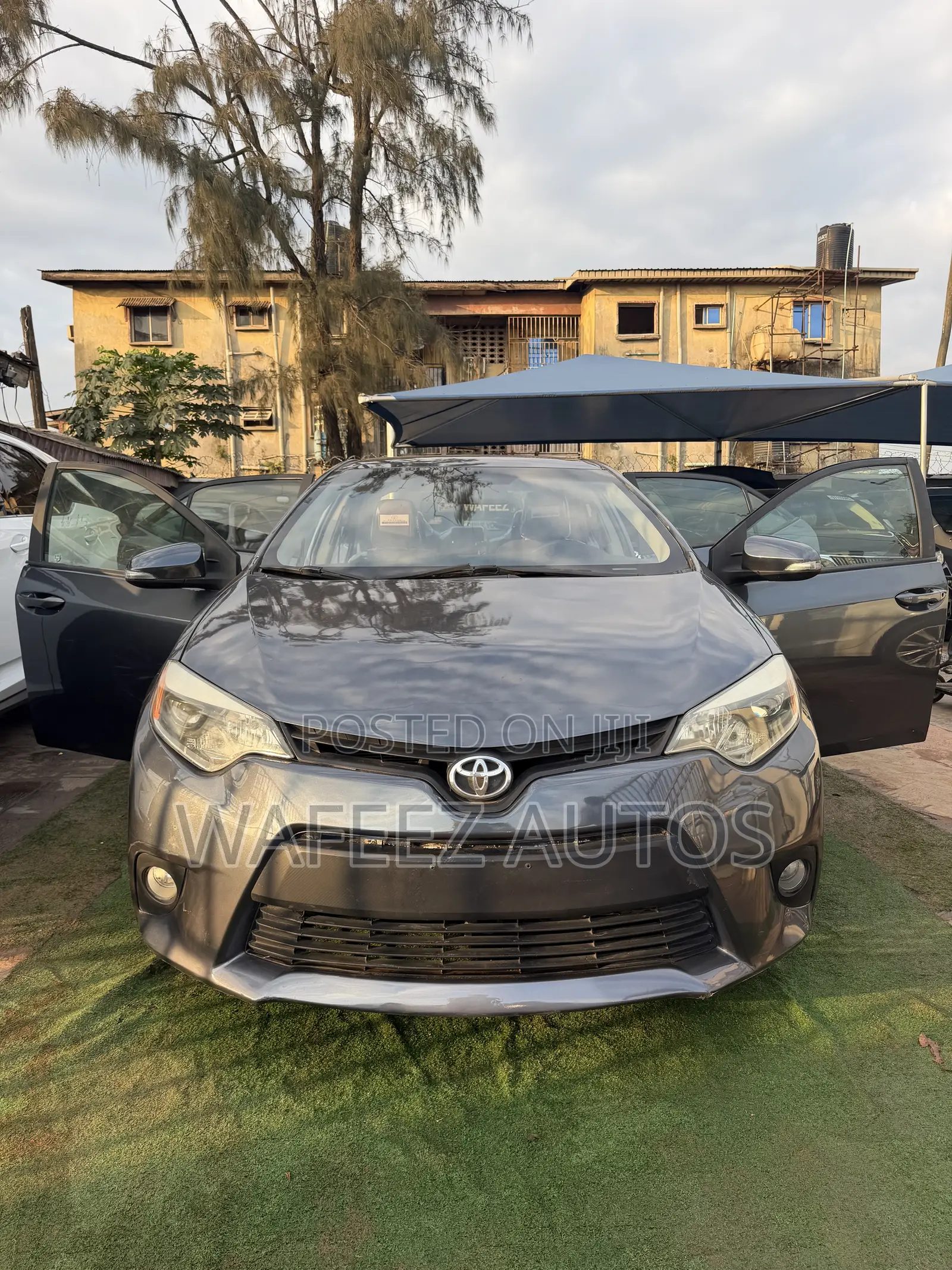 Toyota Corolla LE 4dr Sedan (1.8L 4cyl CVT) 2015 Gray