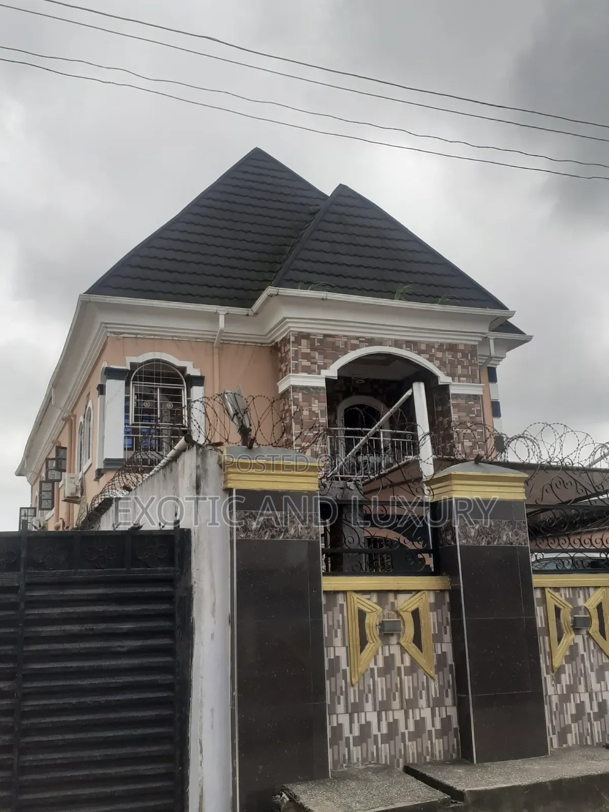 Mini Flat in Adekunle for rent