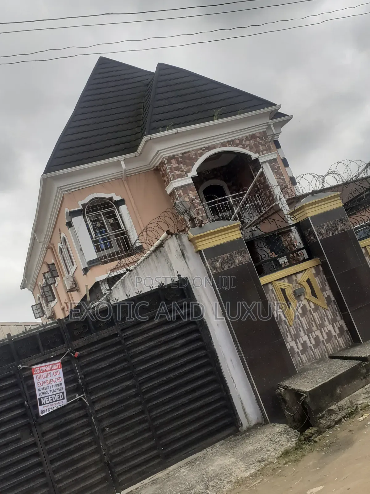 Mini Flat in Adekunle for rent