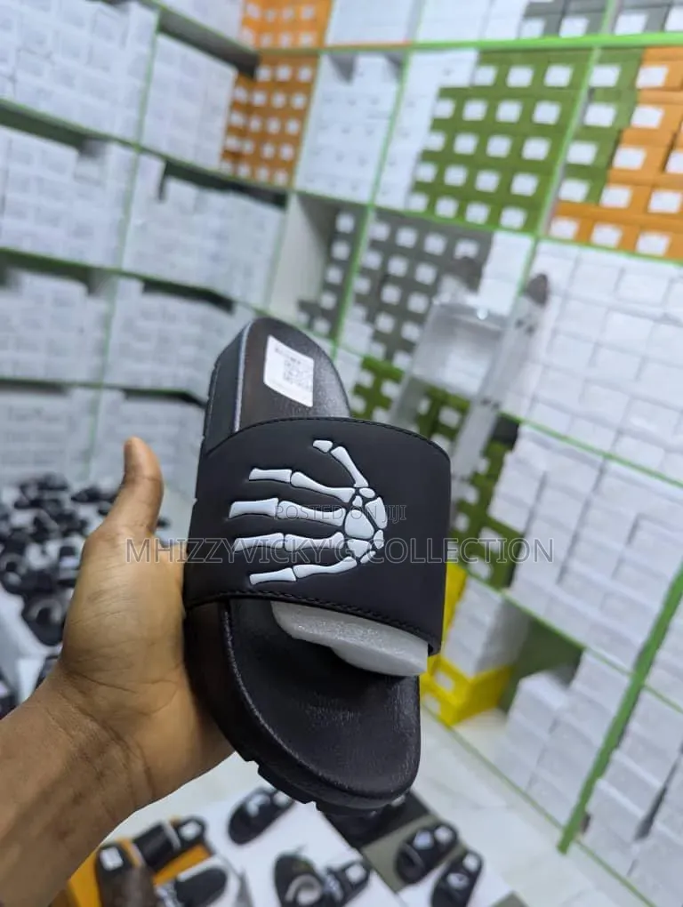 Carton Palms Available in Different Brands