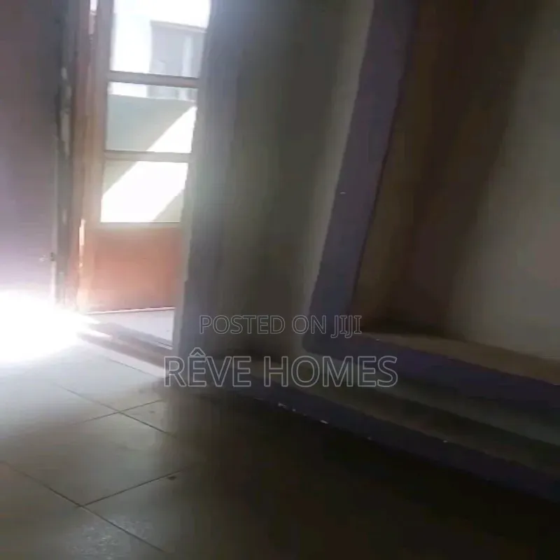 Mini Flat in Iwaya for rent