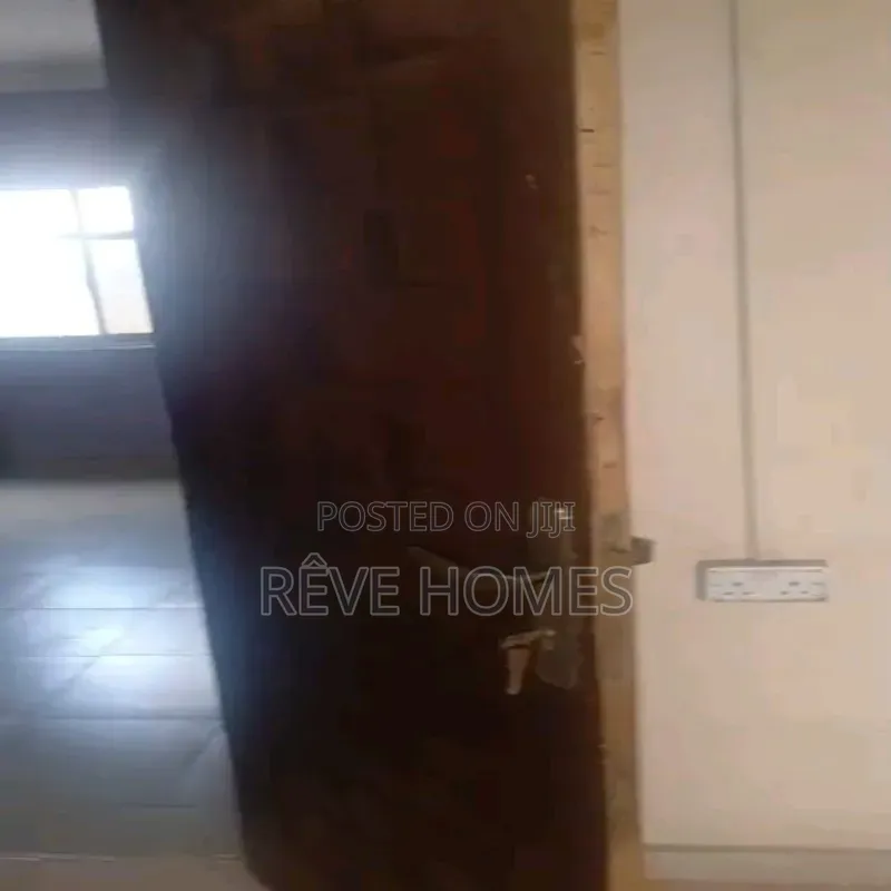 Mini Flat in Iwaya for rent