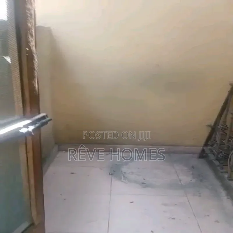 Mini Flat in Iwaya for rent