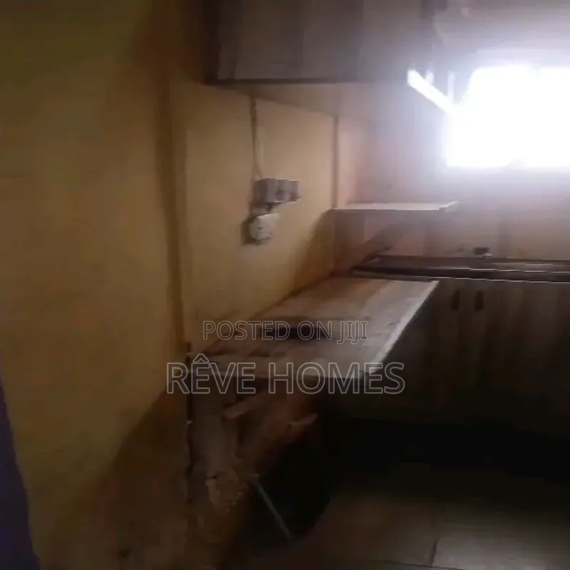 Mini Flat in Iwaya for rent