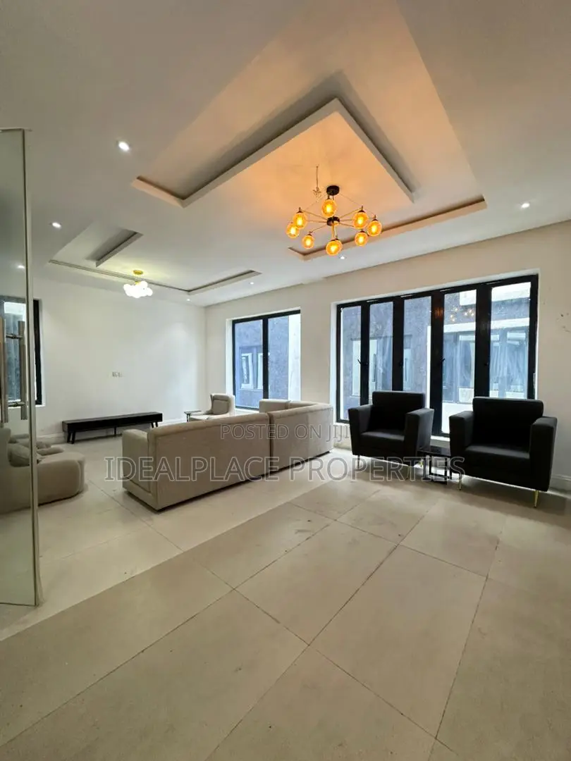 5bdrm Duplex in Lekki for sale