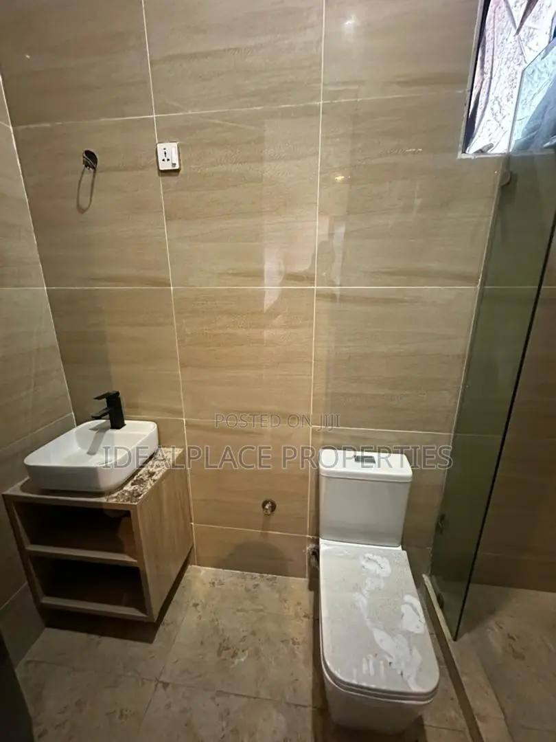 5bdrm Duplex in Lekki for sale
