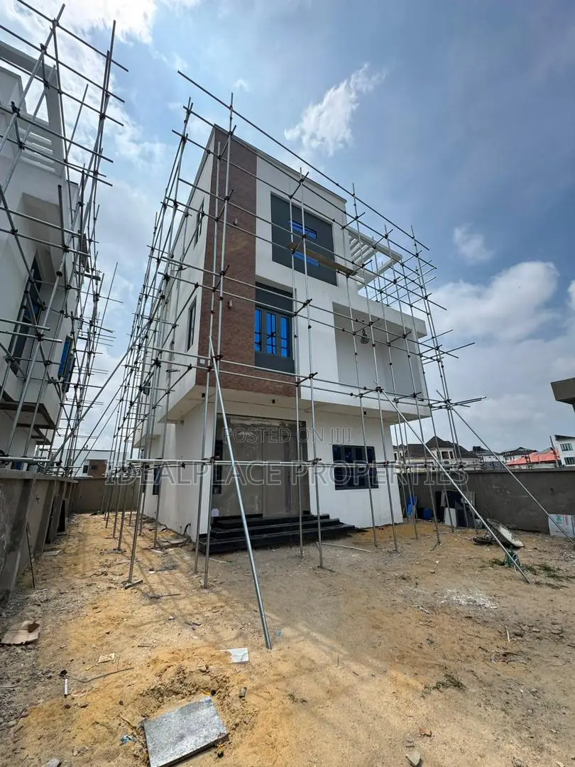 6bdrm Duplex in Surulere for sale
