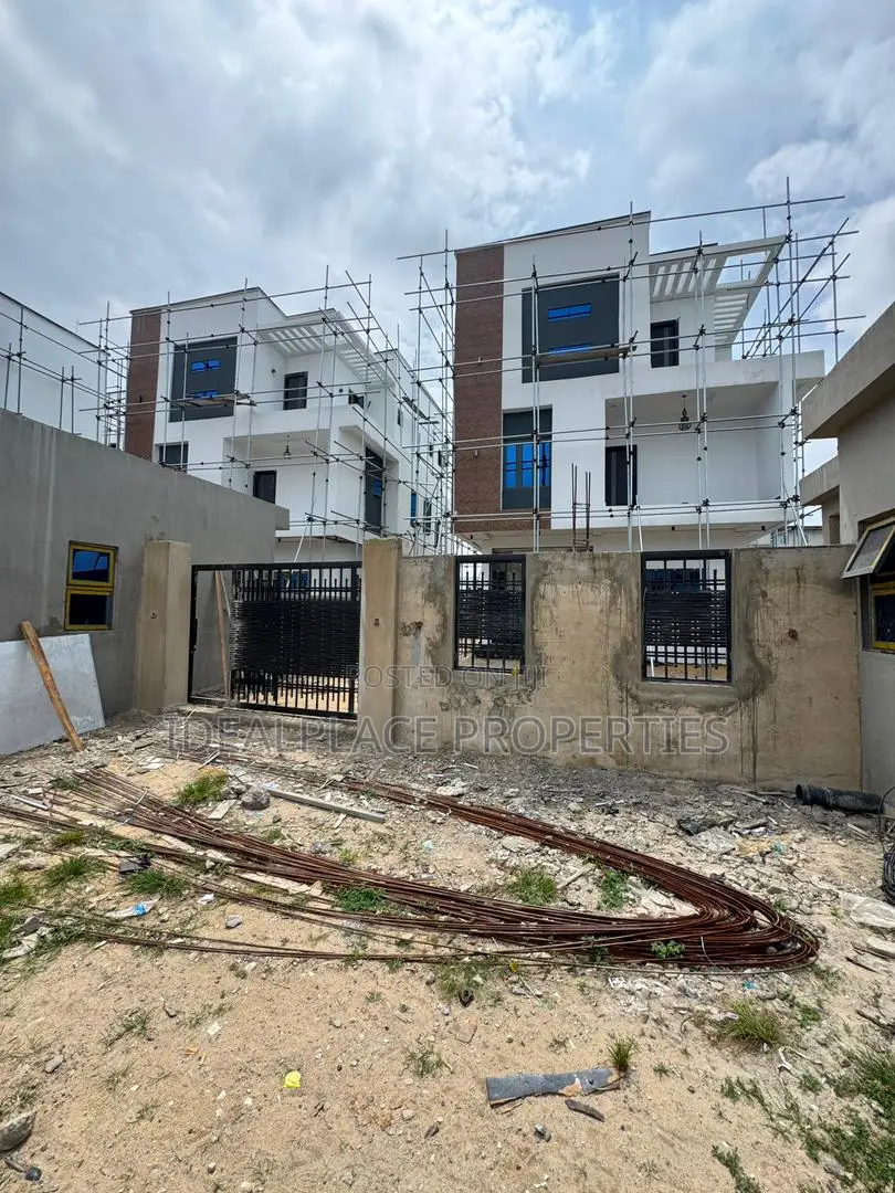 6bdrm Duplex in Surulere for sale