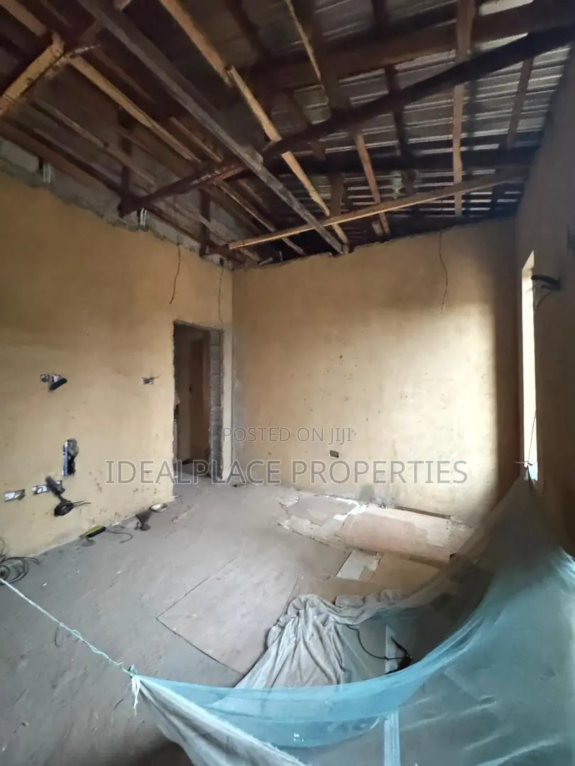 4bdrm Duplex in Surulere for sale