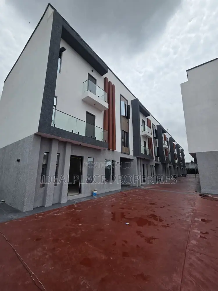 4bdrm Townhouse/Terrace in Opebi for sale