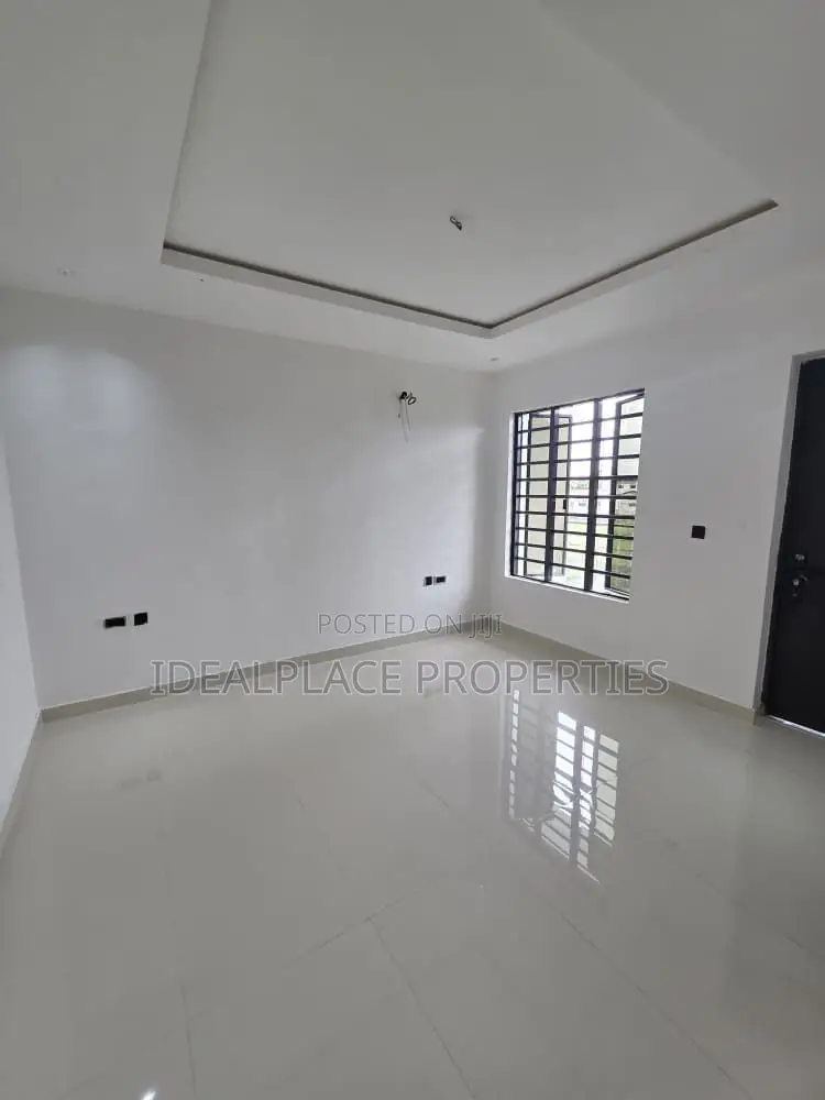 4bdrm Townhouse/Terrace in Opebi for sale