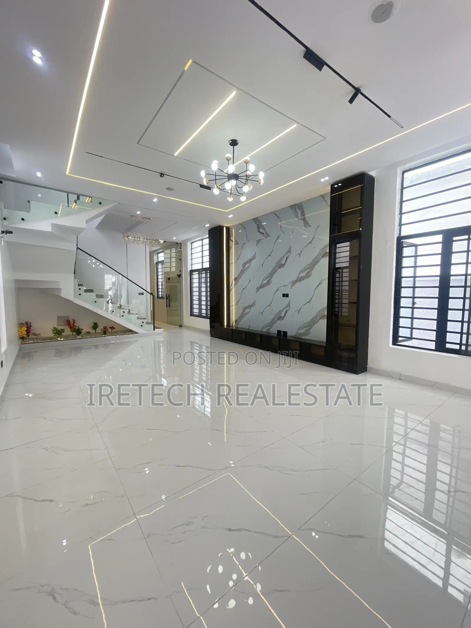 5bdrm Duplex in In A Gated Estate, Off Lekki-Epe Expressway for sale