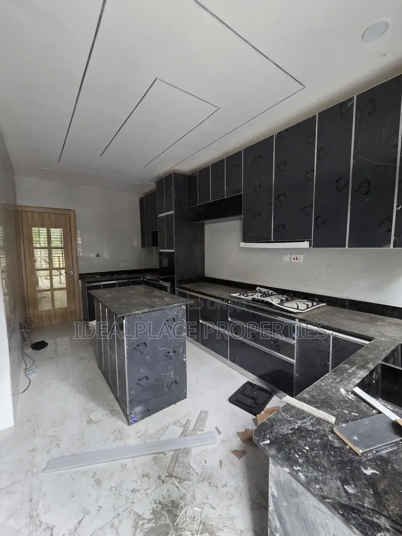 5bdrm Duplex in Adeniyi Jones for sale