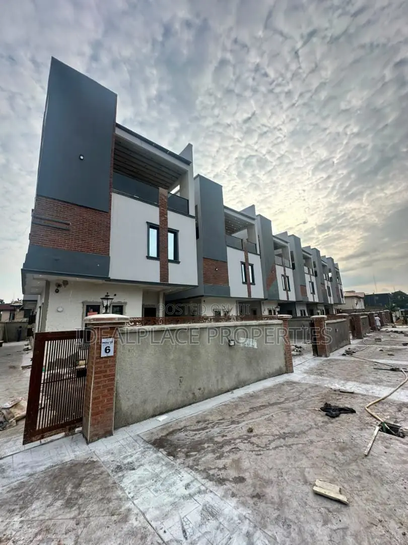 5bdrm Duplex in Opebi for sale