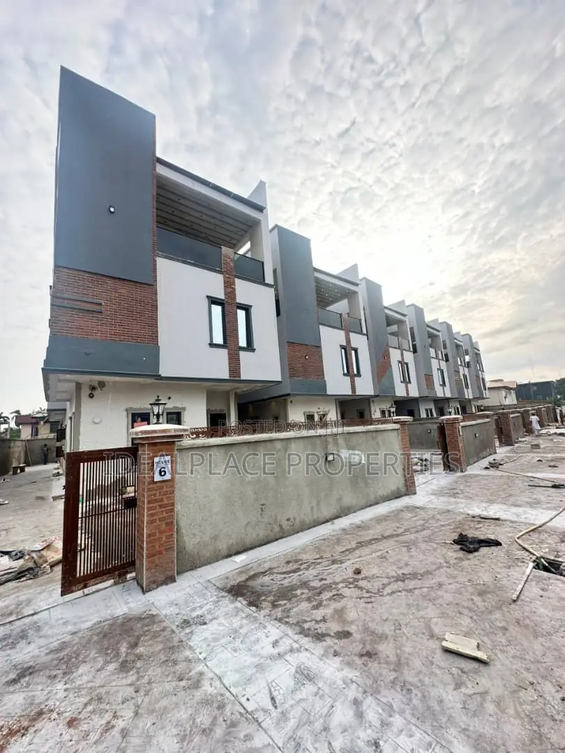 5bdrm Duplex in Opebi for sale