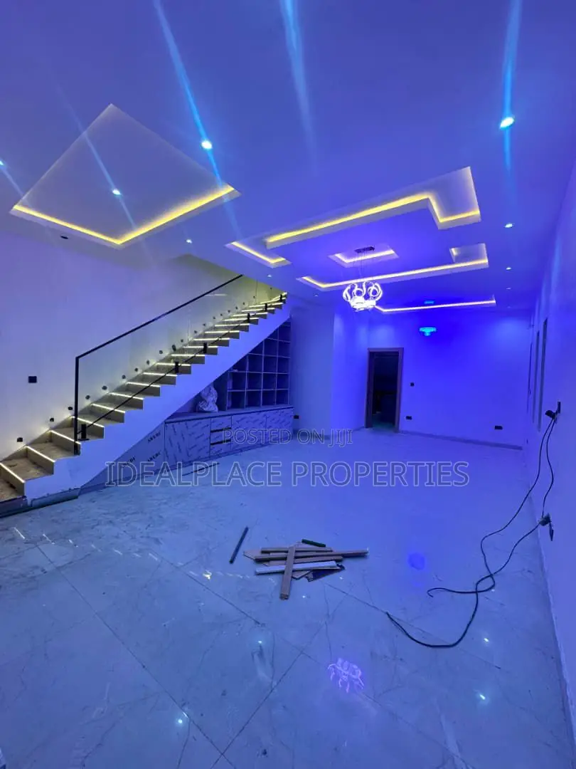 5bdrm Duplex in Opebi for sale