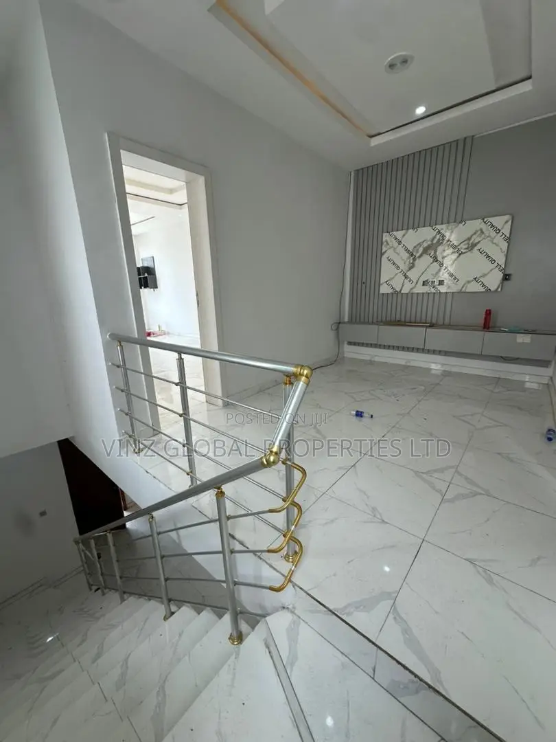 3bdrm Duplex in Lekki for rent