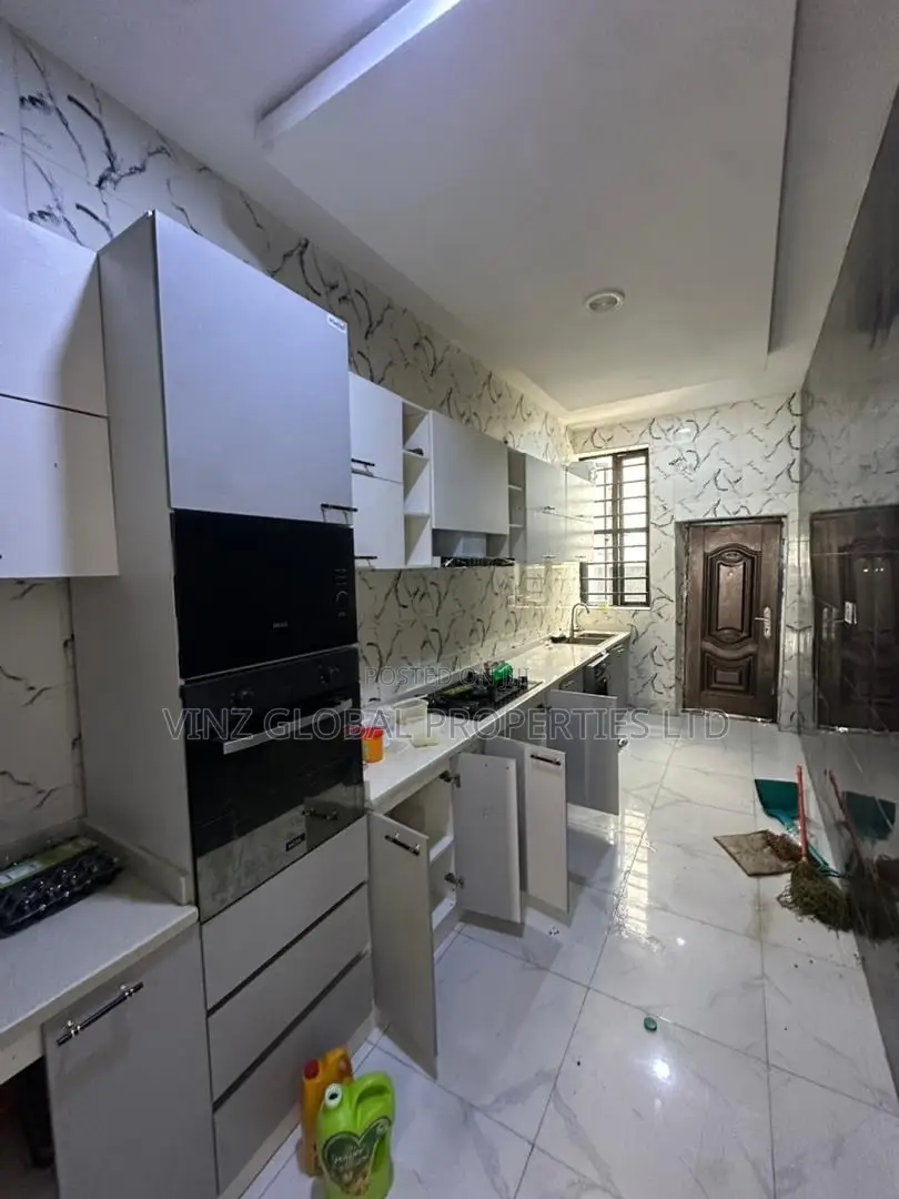3bdrm Duplex in Lekki for rent