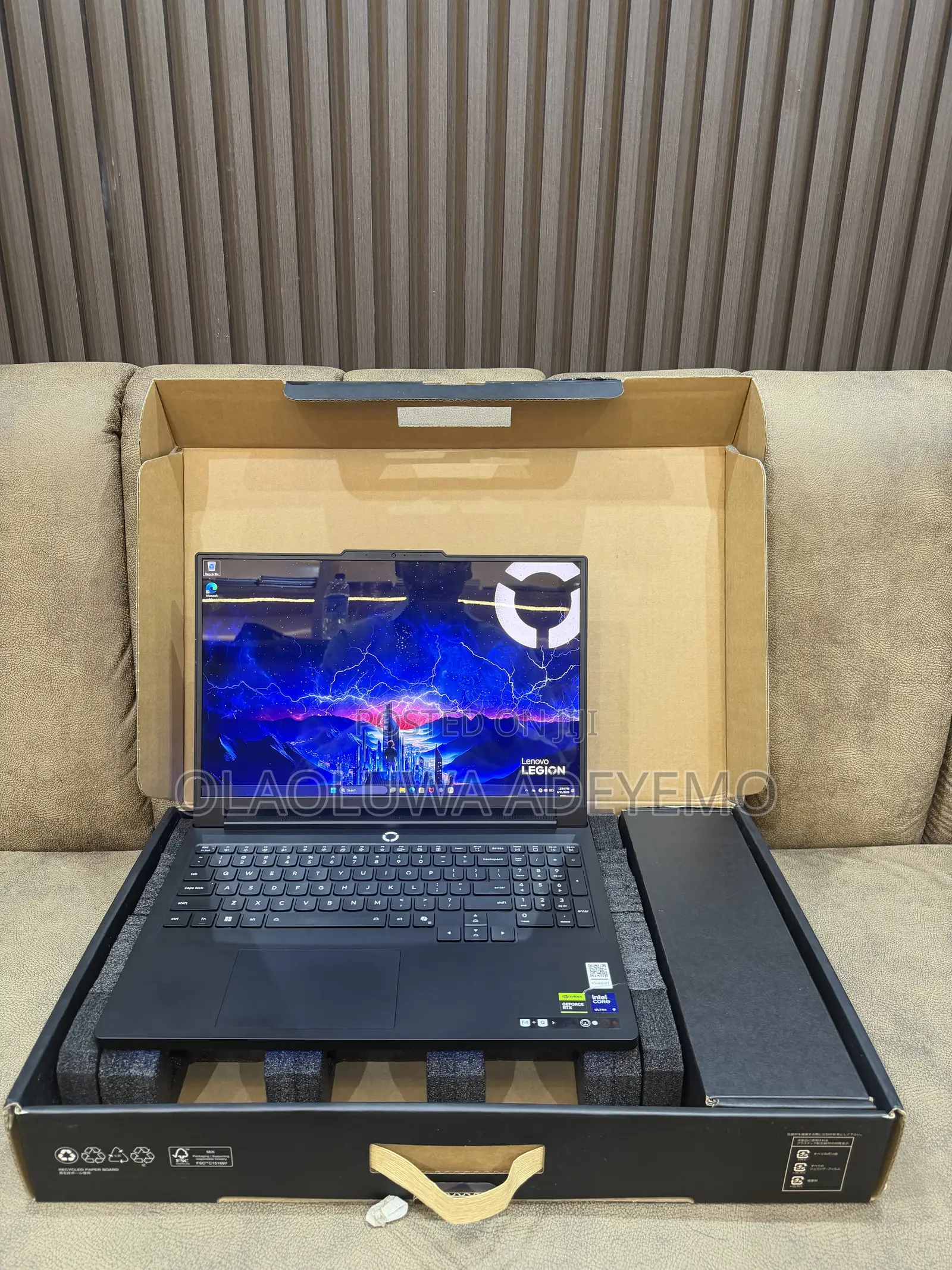 Laptop Lenovo Legion Pro 7 32GB Intel Core Ultra 9 SSD 2T