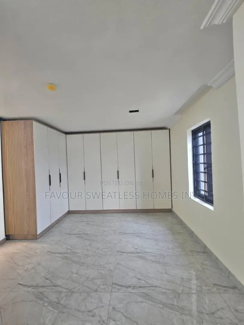 4bdrm Maisonette in Opebi Ikeja for sale