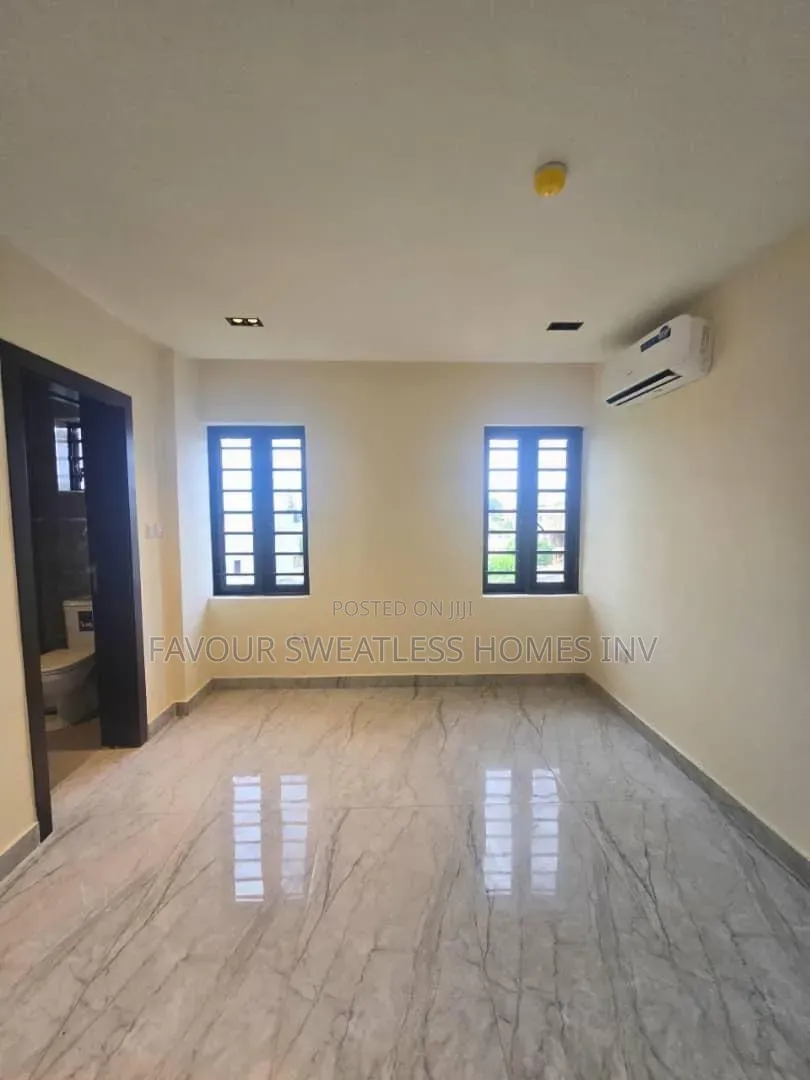 4bdrm Maisonette in Opebi Ikeja for sale