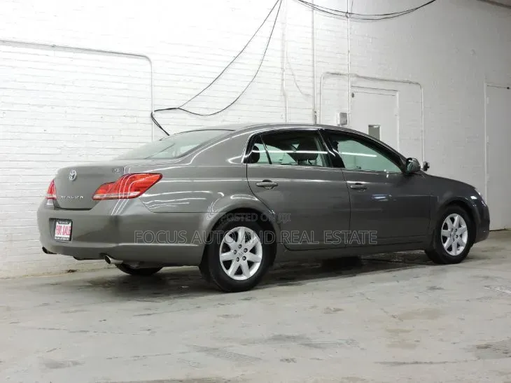 Toyota Avalon XLS Sedan FWD (3.5L 6cyl 6A) 2008 Gray