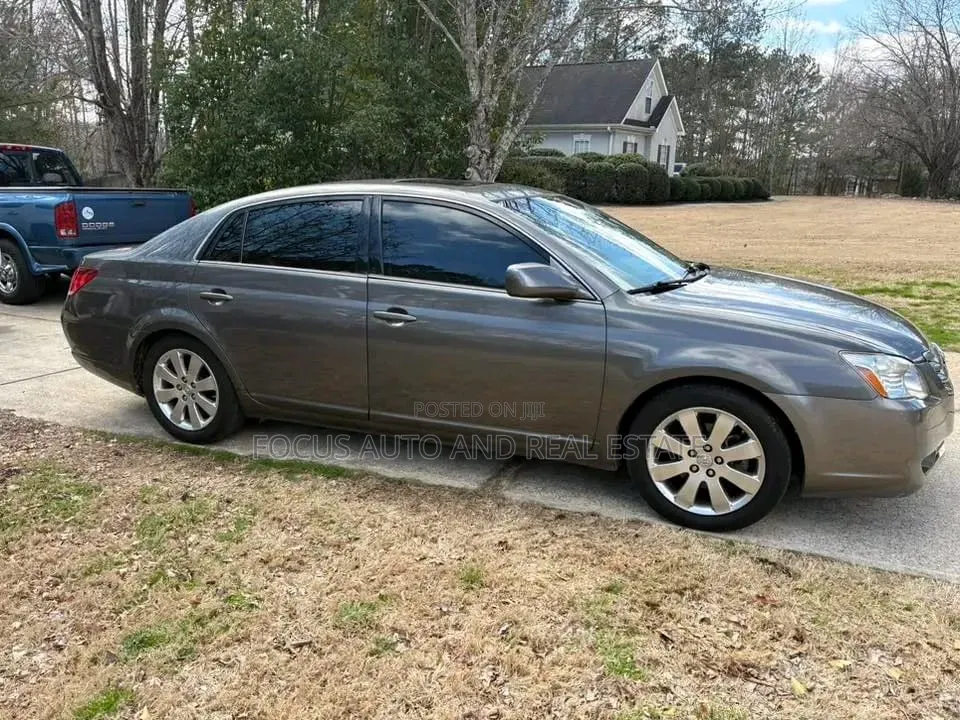 Toyota Avalon XLS Sedan FWD (3.5L 6cyl 6A) 2008 Gray