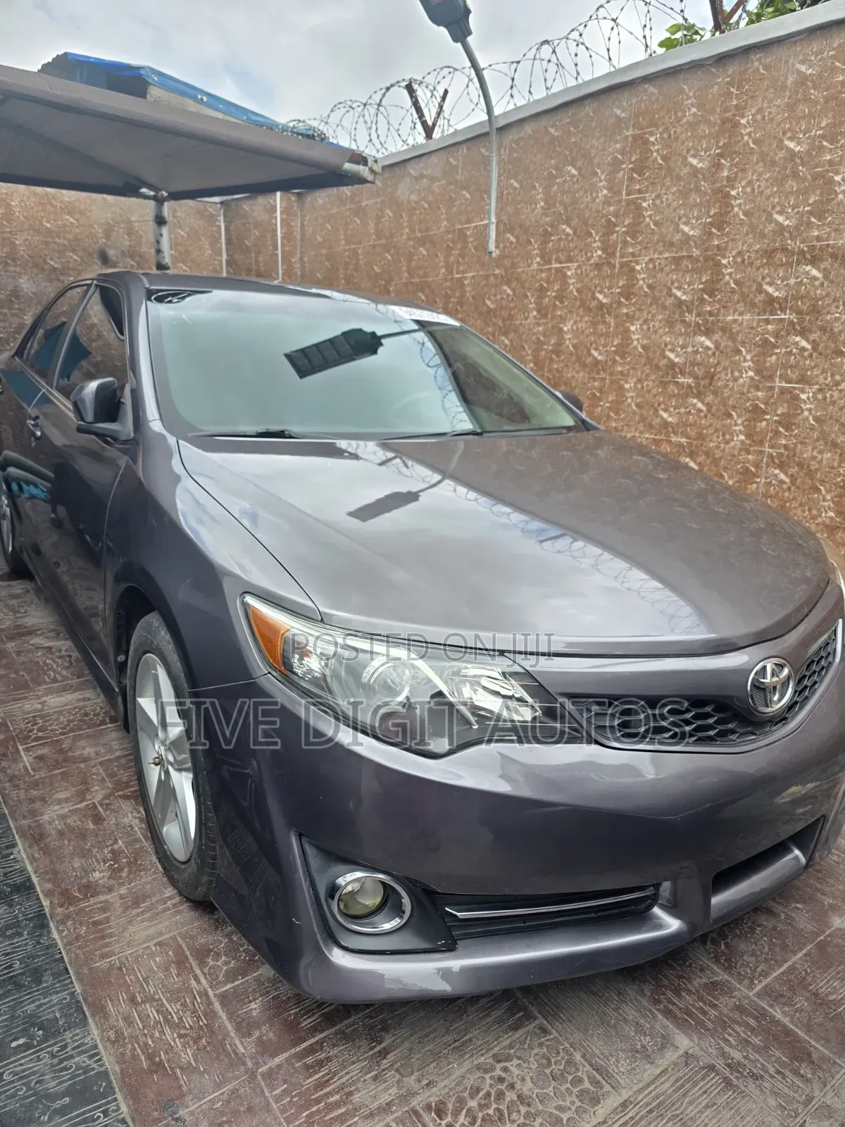 Toyota Camry SE 4dr Sedan (2.5L 4cyl 6A) 2012 Gray