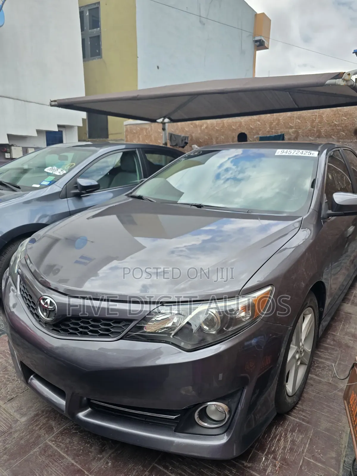 Toyota Camry SE 4dr Sedan (2.5L 4cyl 6A) 2012 Gray