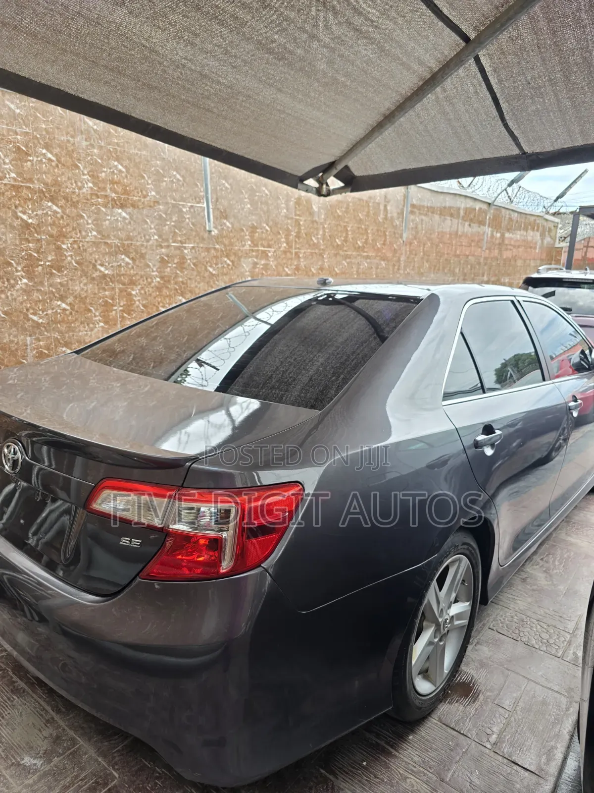 Toyota Camry SE 4dr Sedan (2.5L 4cyl 6A) 2012 Gray