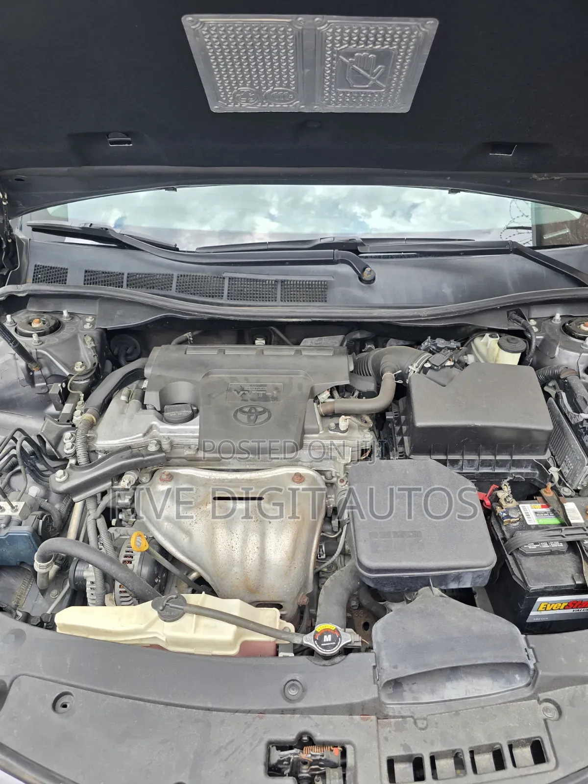 Toyota Camry SE 4dr Sedan (2.5L 4cyl 6A) 2012 Gray