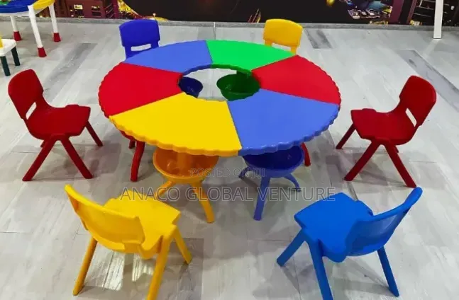 Children Round Table 
It Can Contain 6 Children at Once